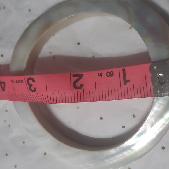 Mother of Pearl Bangle - Picture 7 of 9